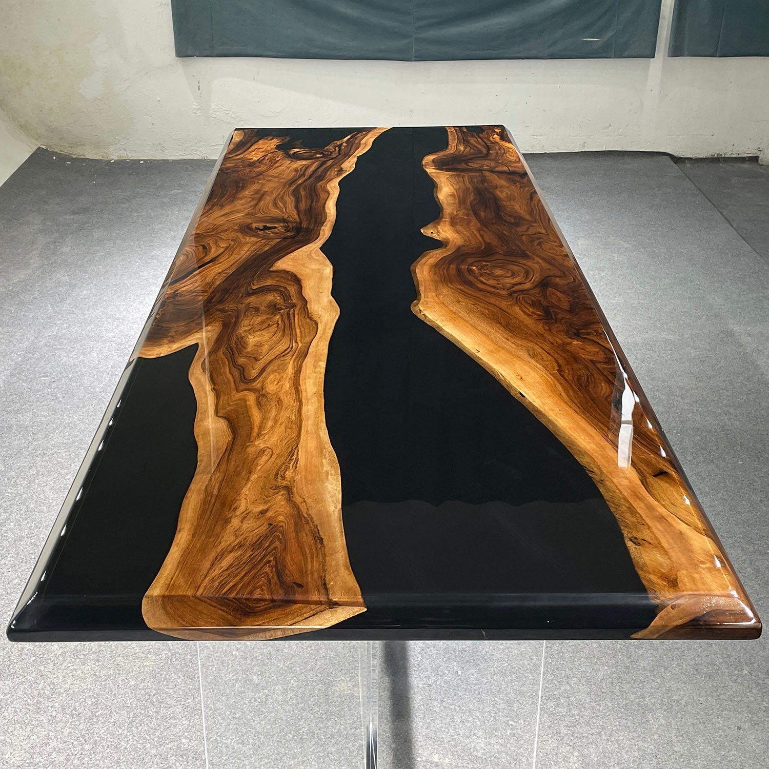 Epoxy-Table-Kazanahome