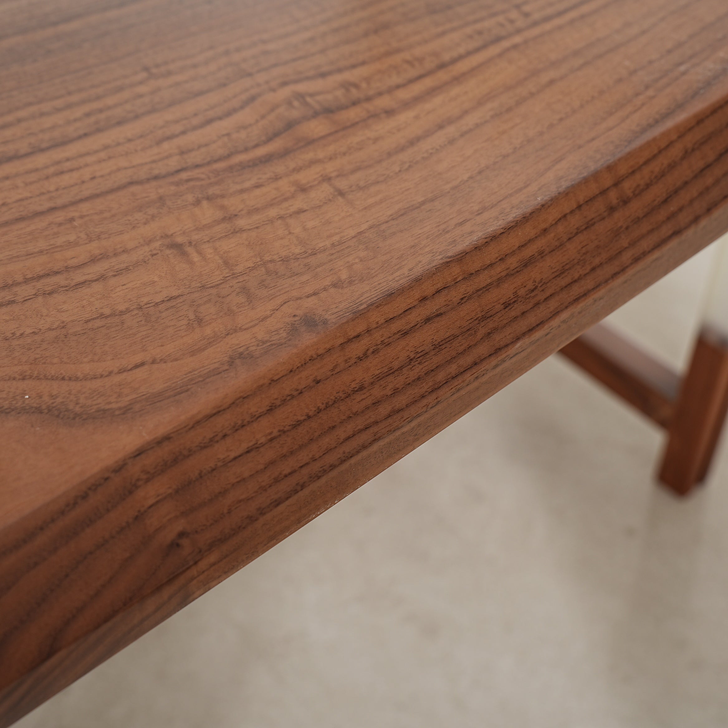 Kazanahome Black River Epoxy Tabletop