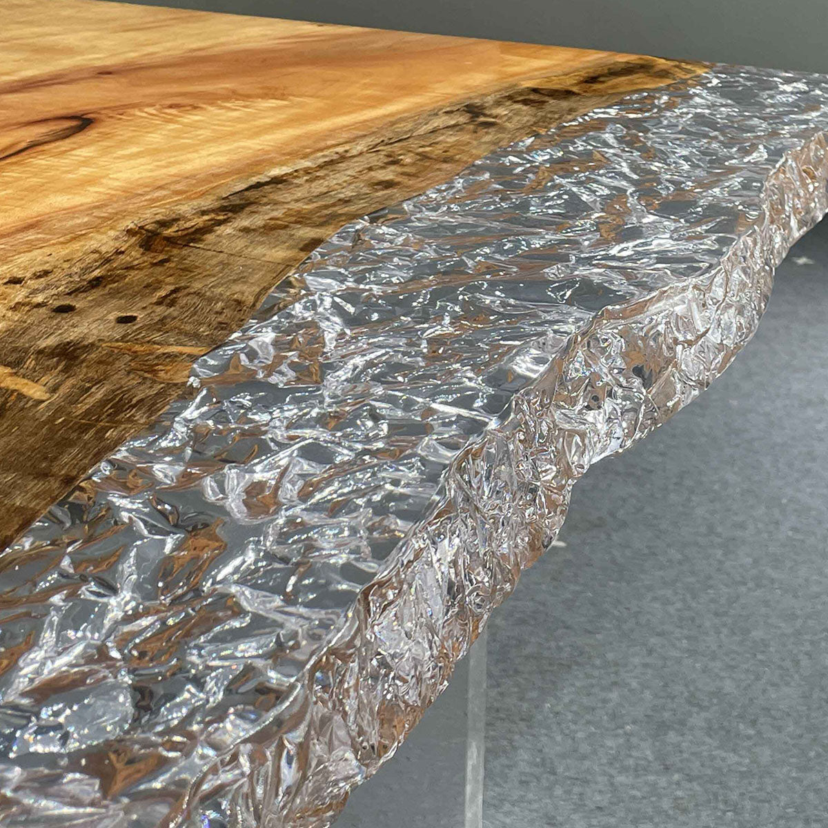 Kazanahome Camphor Wood Epoxy Table