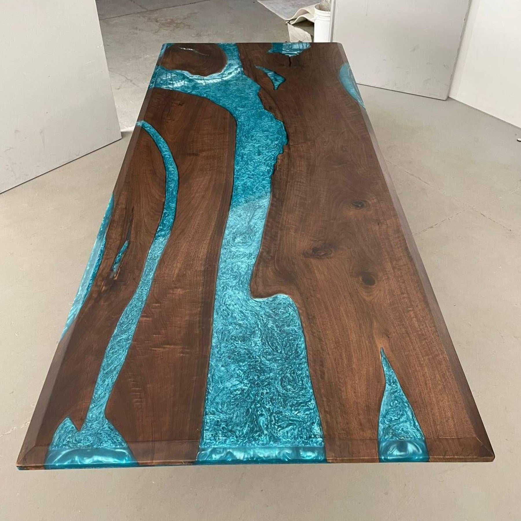 Epoxy_Table_-_Kazanahome