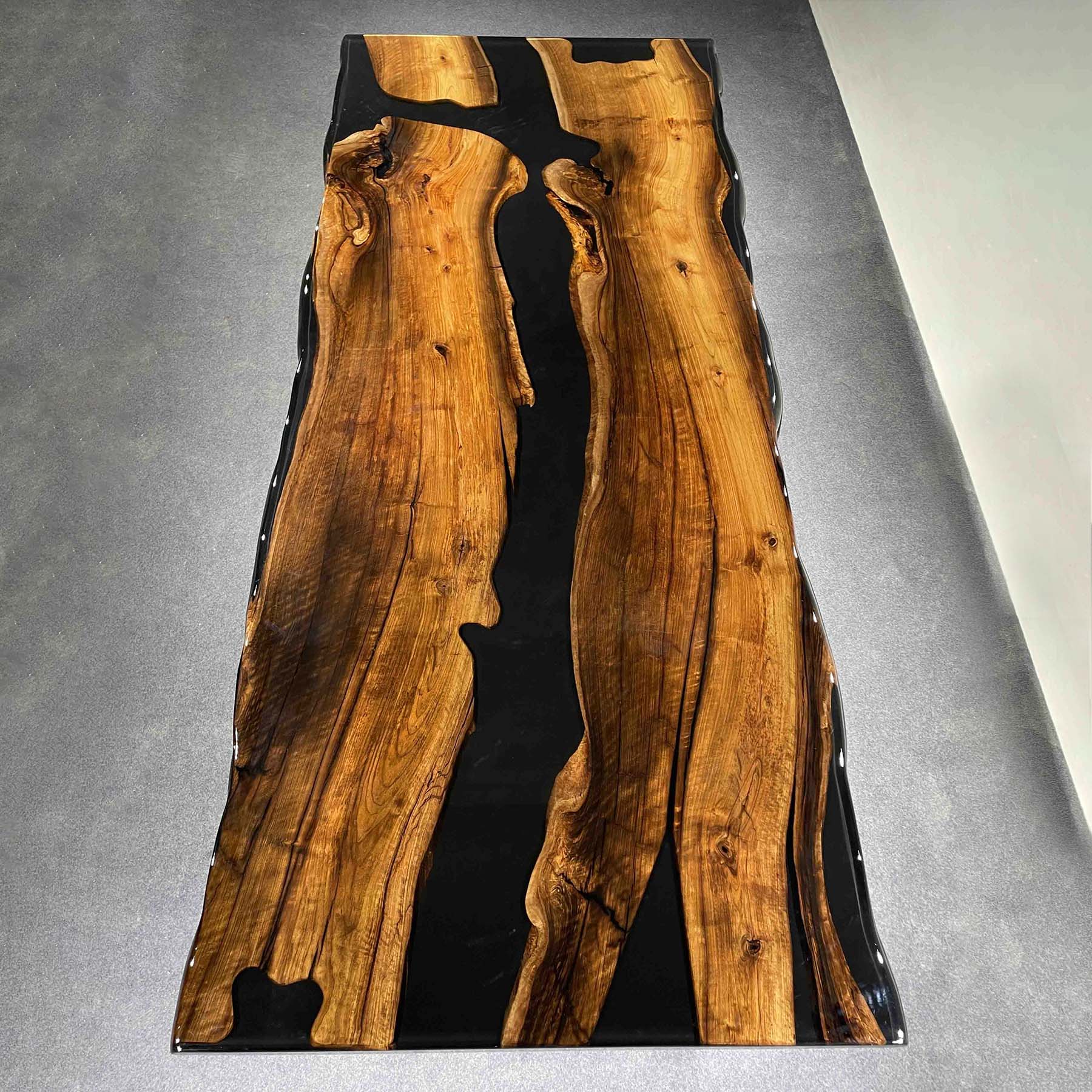 Epoxy Table - Kazanahome-2.jpg__PID:88761479-f3c8-44ae-9255-69a7664be465