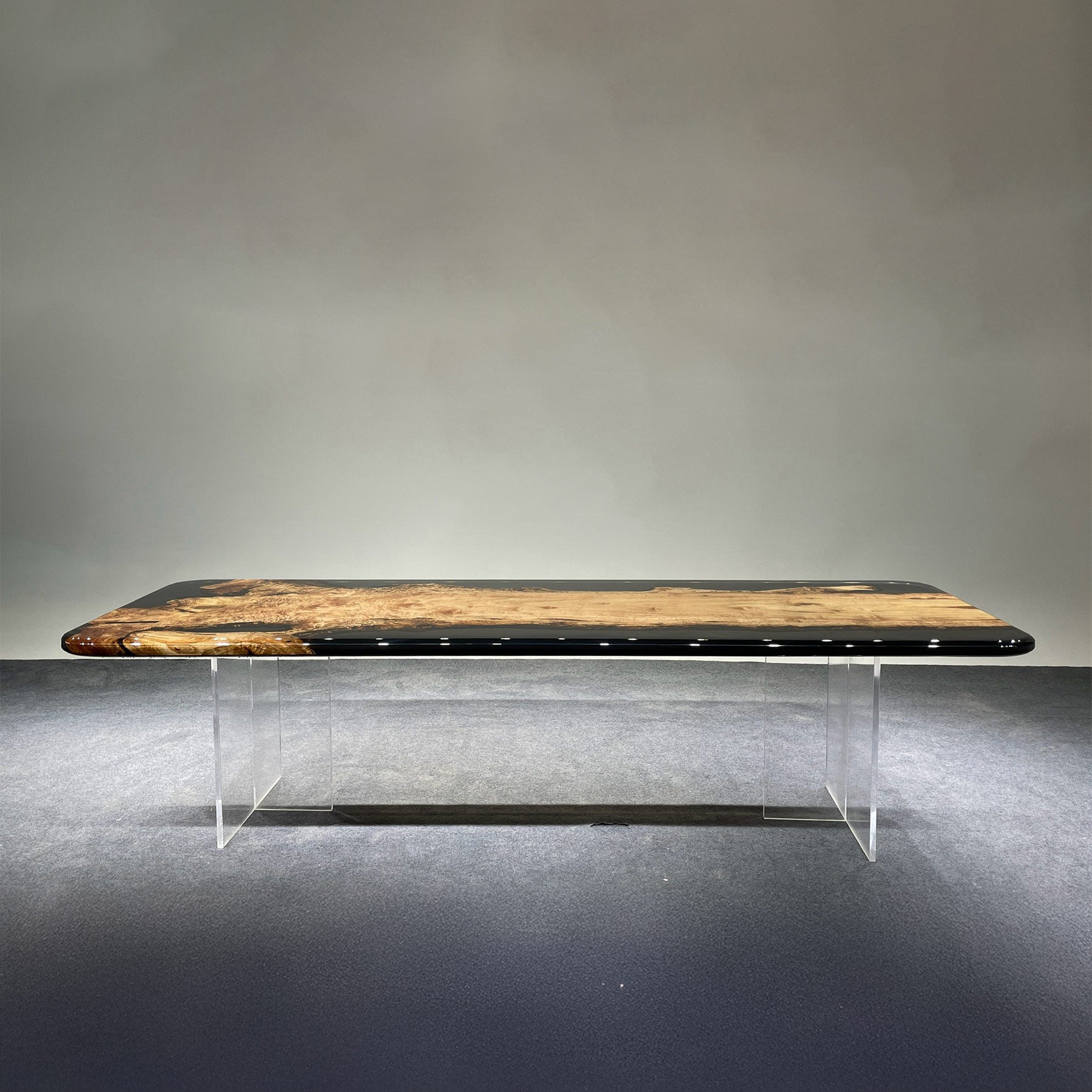 Golden Camphor Wood Epoxy Resin Table - Kazanahome