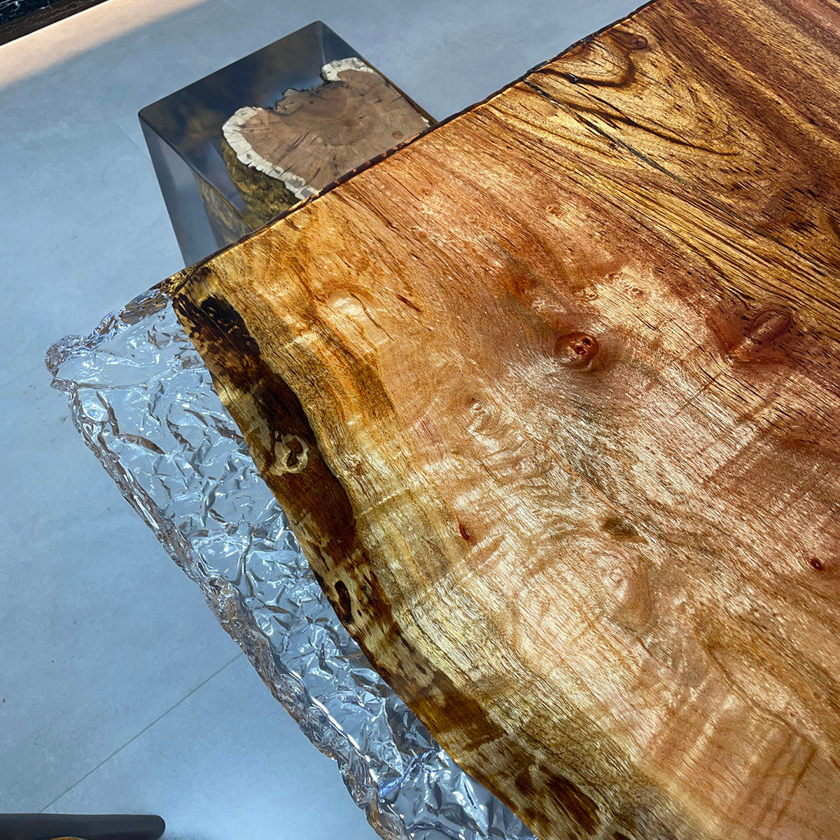 Ice crack transparent resin wood dining table - KAZANAHOME