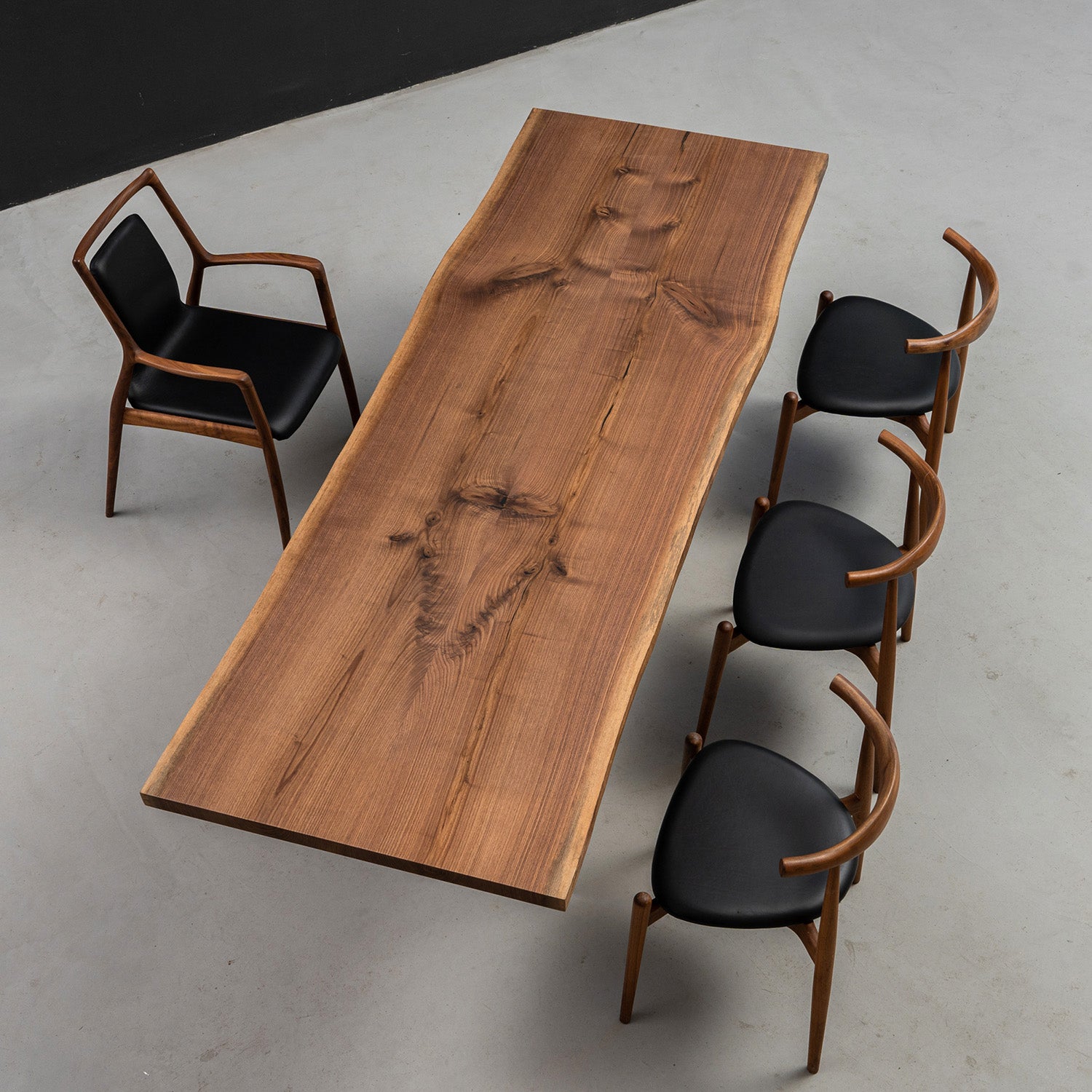 Black Walnut Wood Table Mat: Elevate Your Dining Style