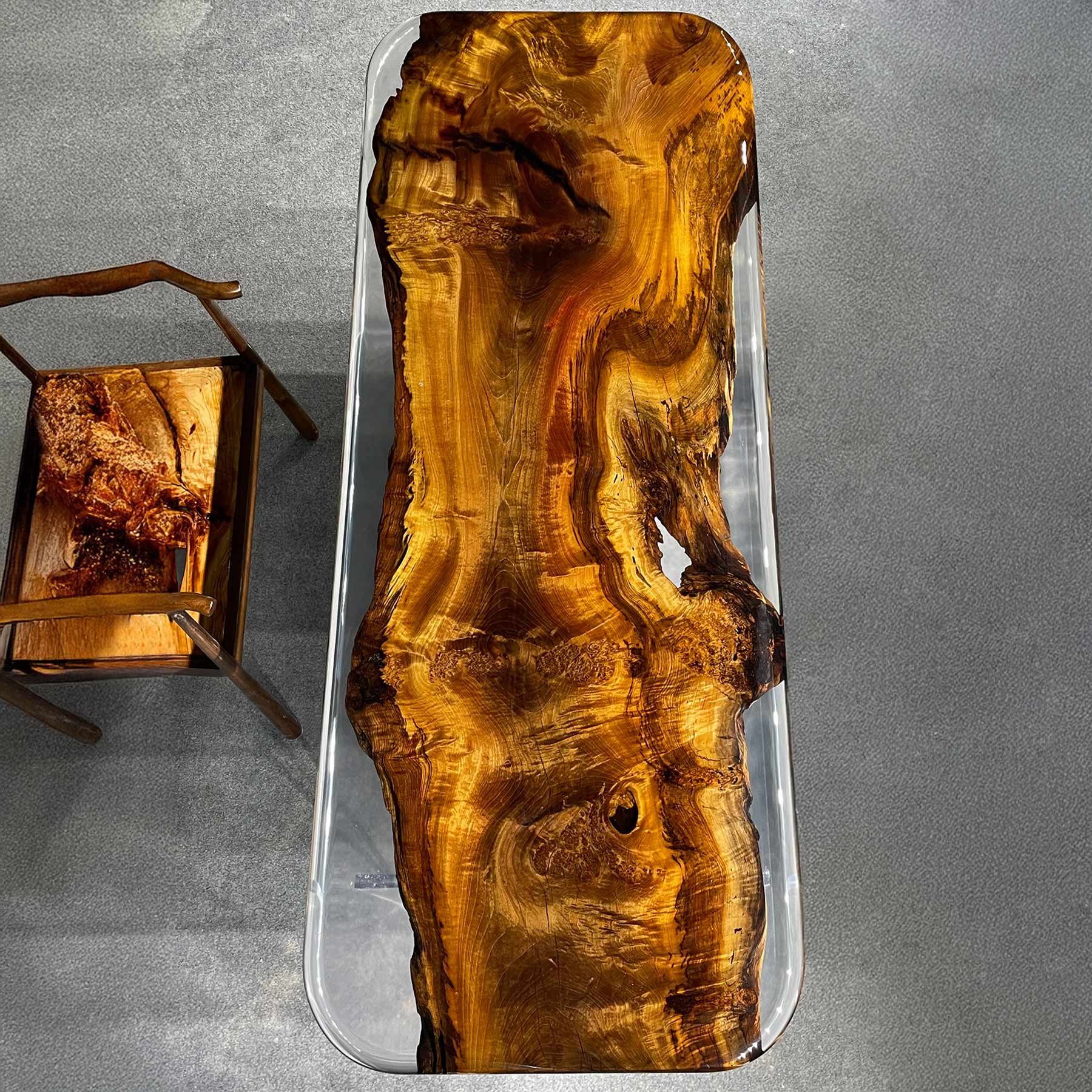 KAZANAHOME_Golden_Camphor_Epoxy_Resin_Dining_Tabletop
