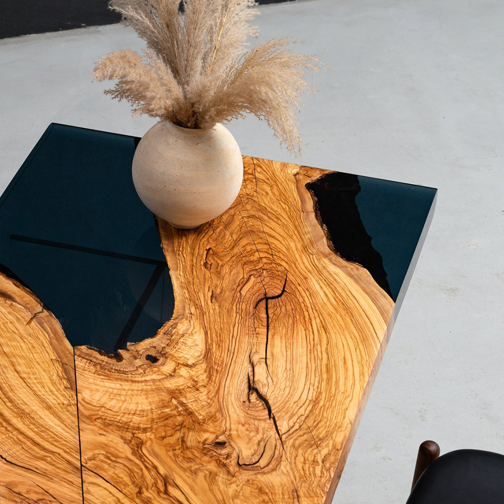 Epoxy Resin and Wood Table - Kazanahome
