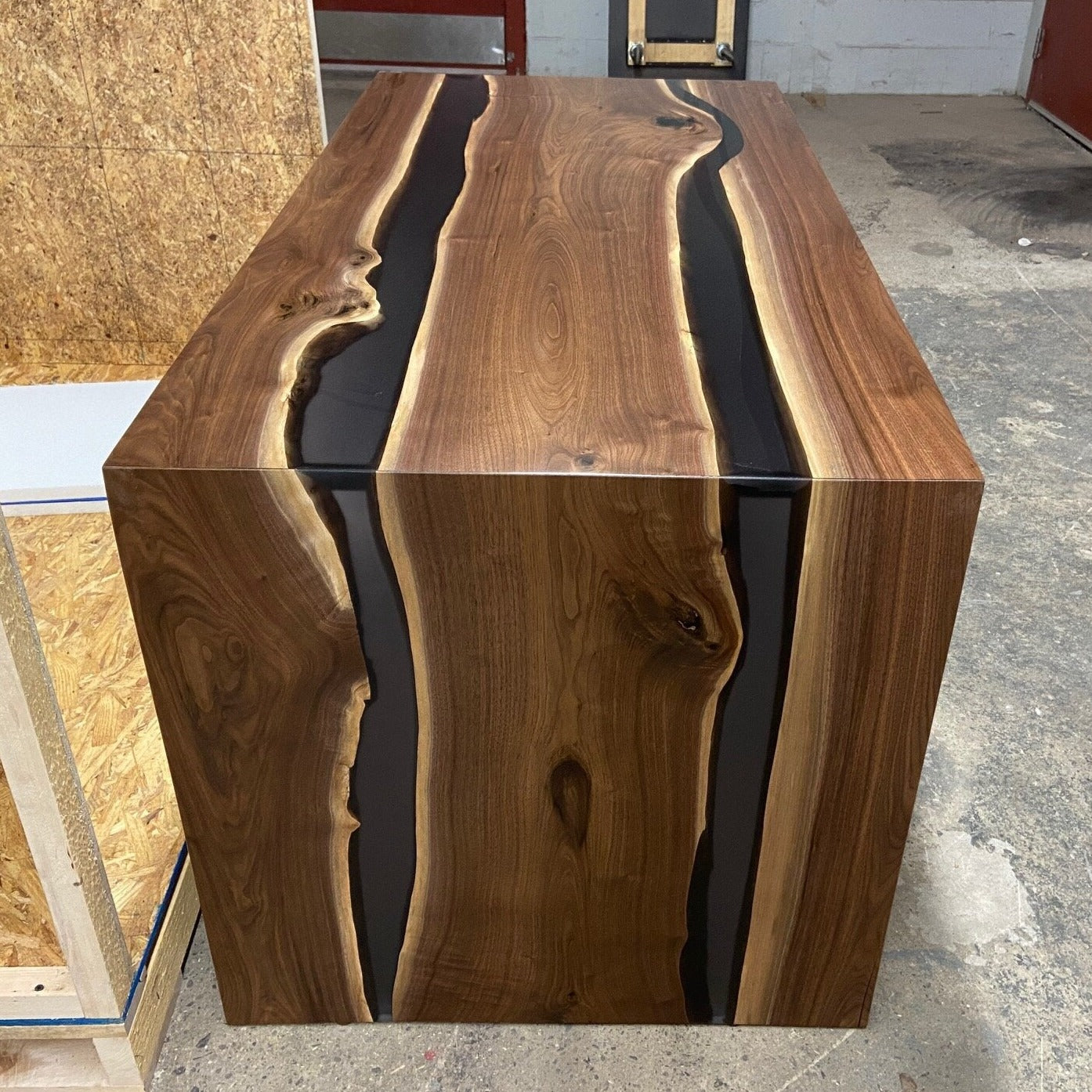 KAZANAHOME Custom Waterfall Epoxy Table Black River