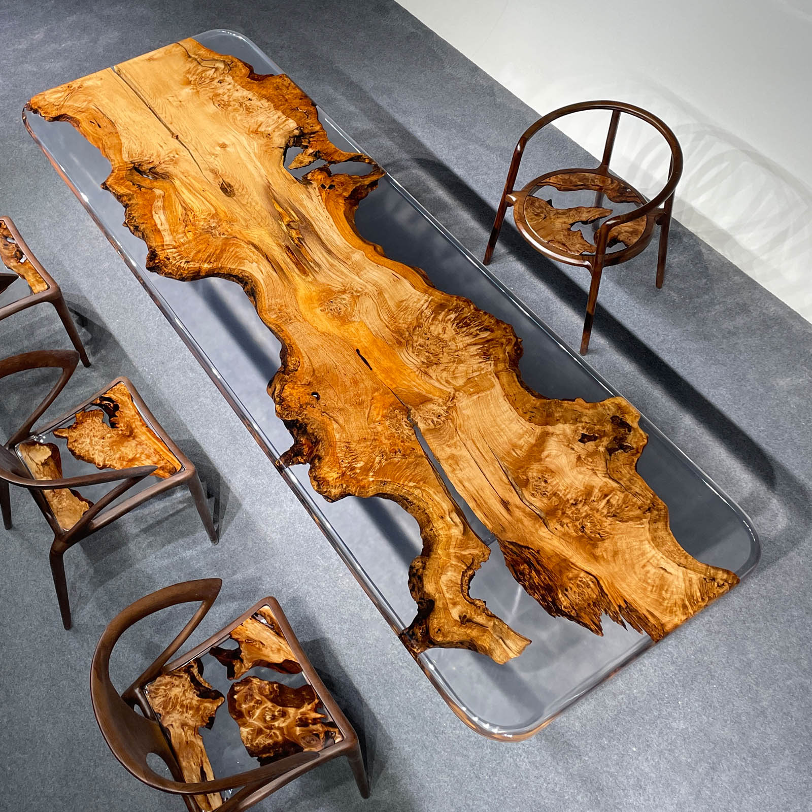 Golden Camphor Wood Epoxy Resin Table - Kazanahome