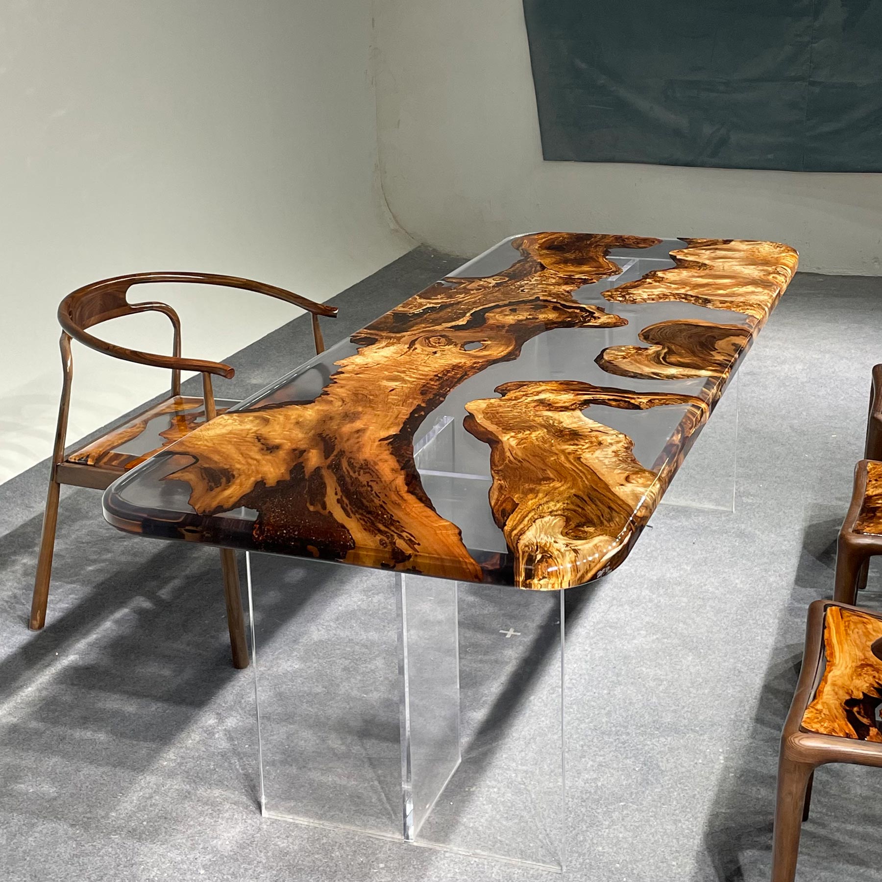 Wood and Transparent Epoxy Table - Kazanahome