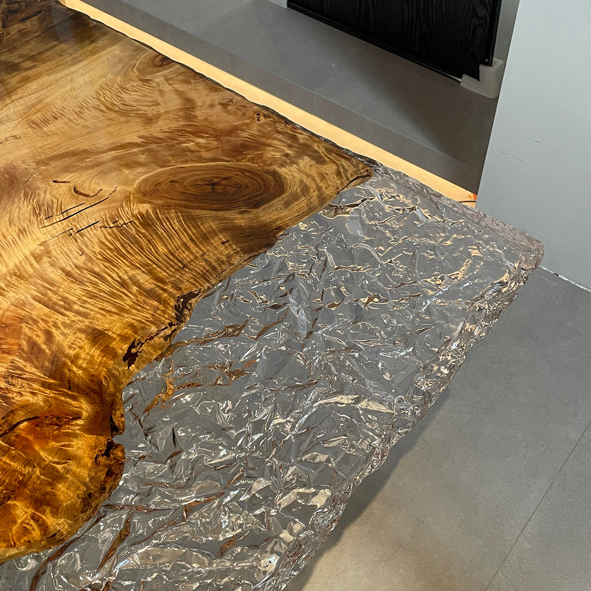 Poplar Wood and Ice Crack Epoxy Table - Kazanahome