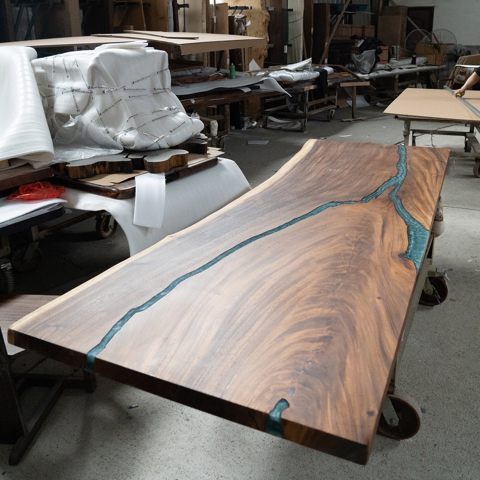 Kazanahome-Walnut-Epoxy-Table