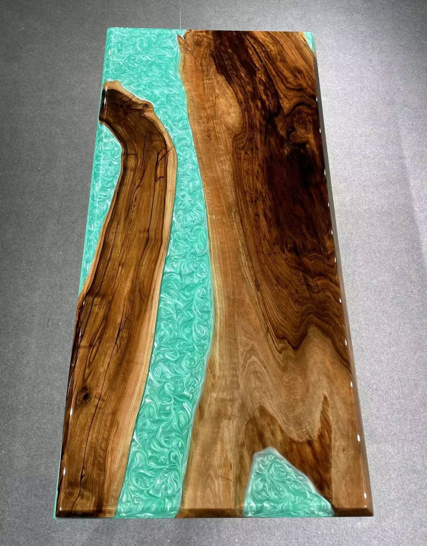 Luxury_Epoxy_Table_Kazanahome