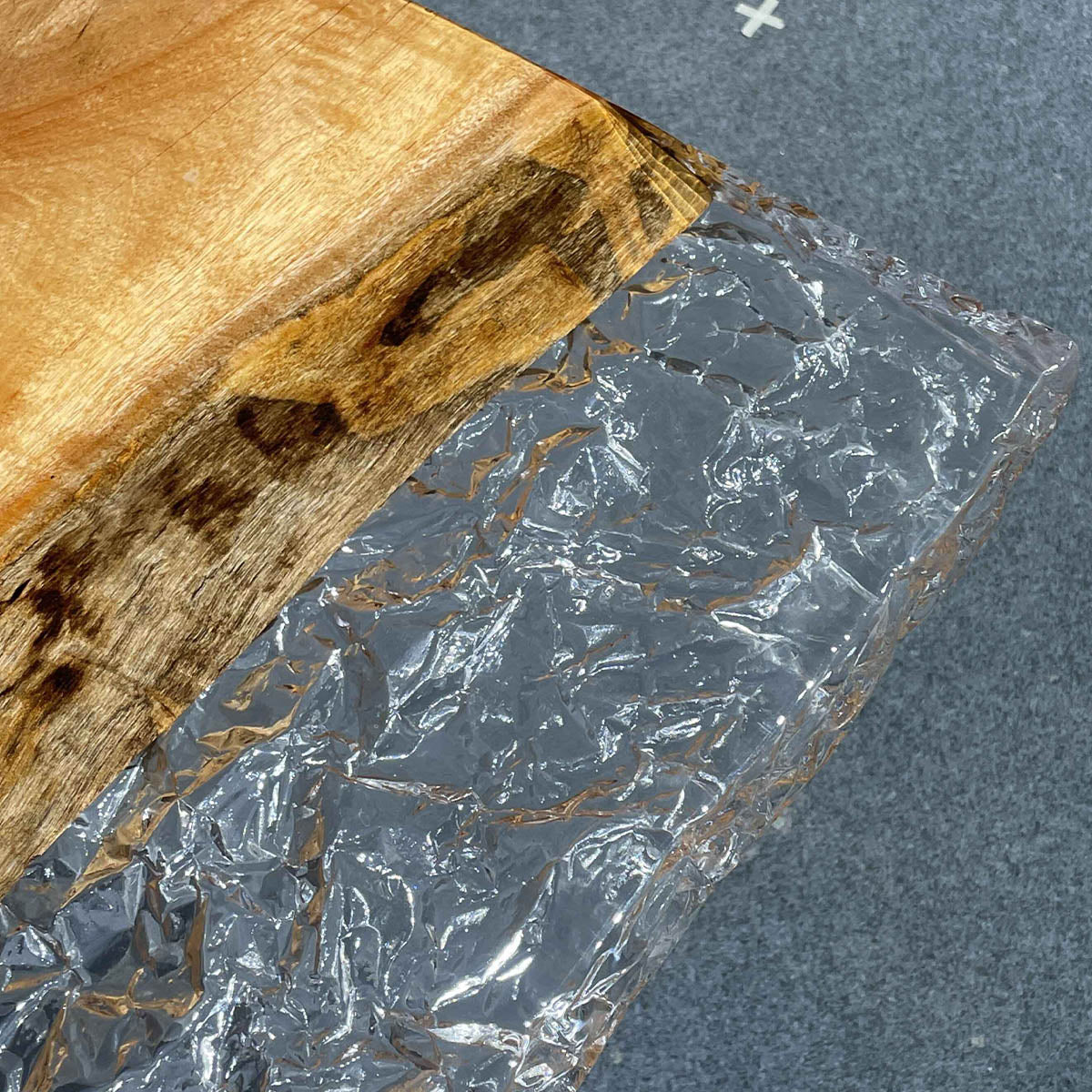 Kazanahome Natural Red Camphor Epoxy Table