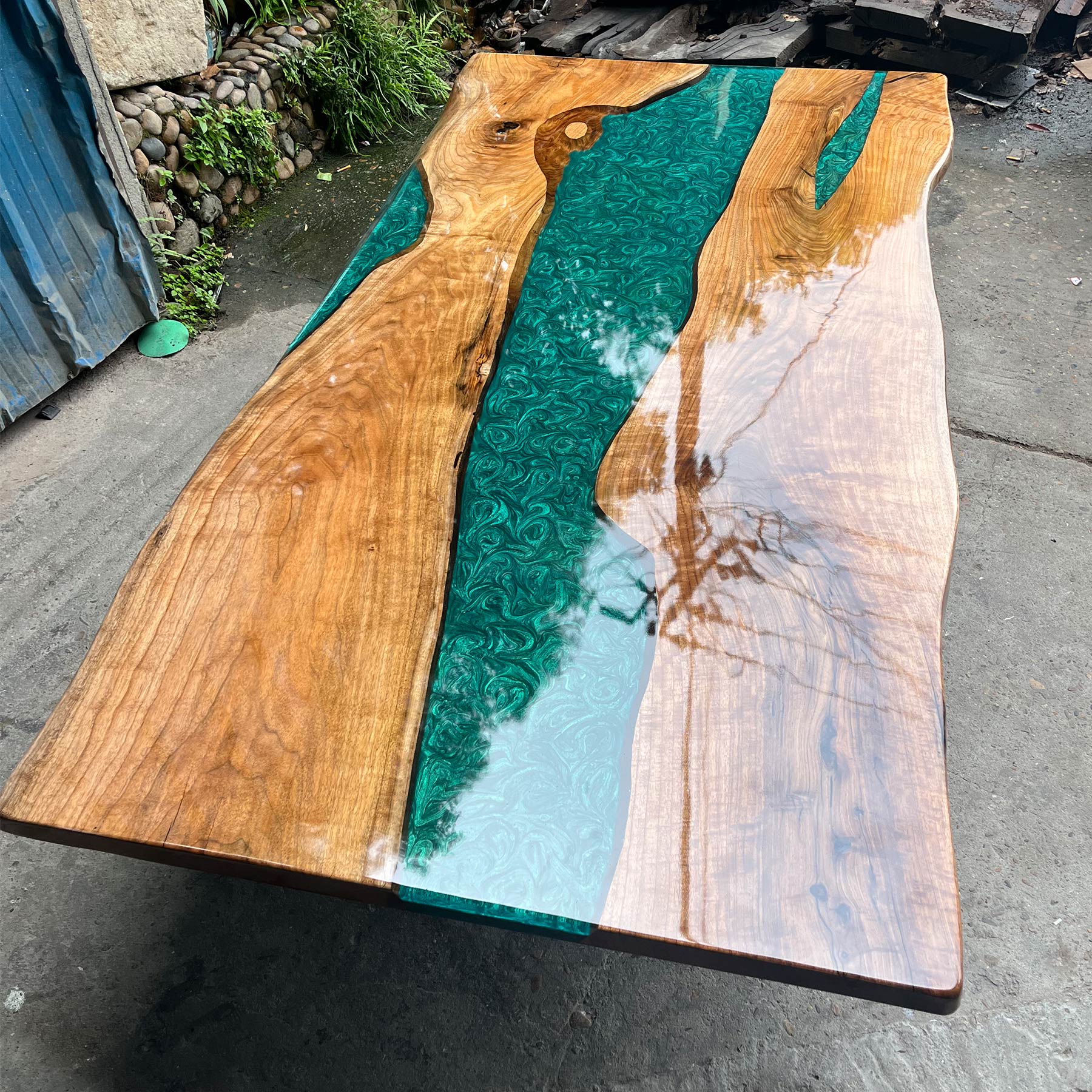 Green Epoxy Resin Walnut Wood Table - Kazanahome 