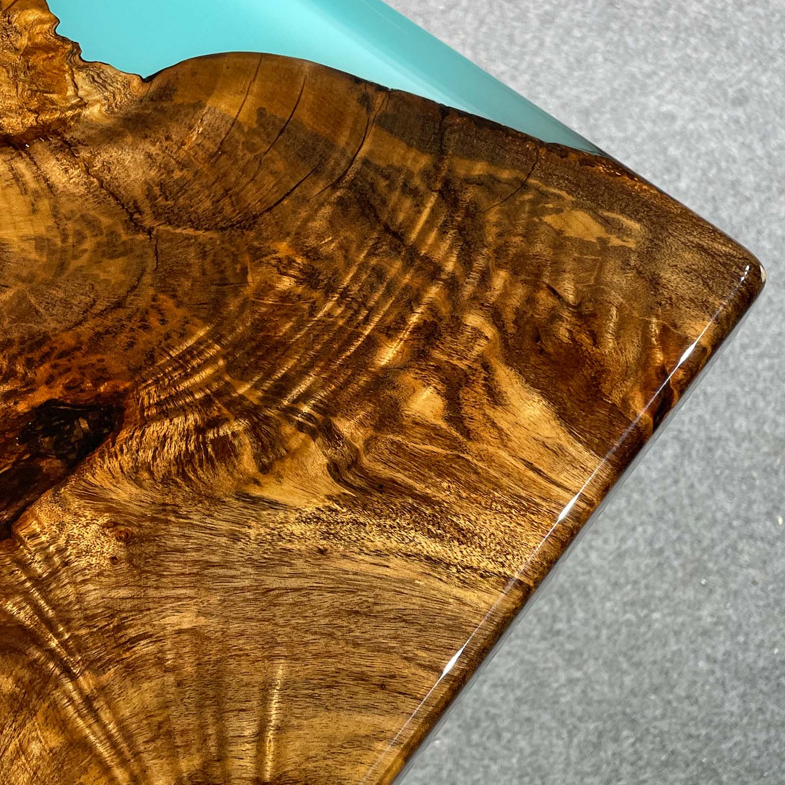 KAZANAHOME Golden Camphor Wood Coastal Wave Epoxy Table 47"W×80"L