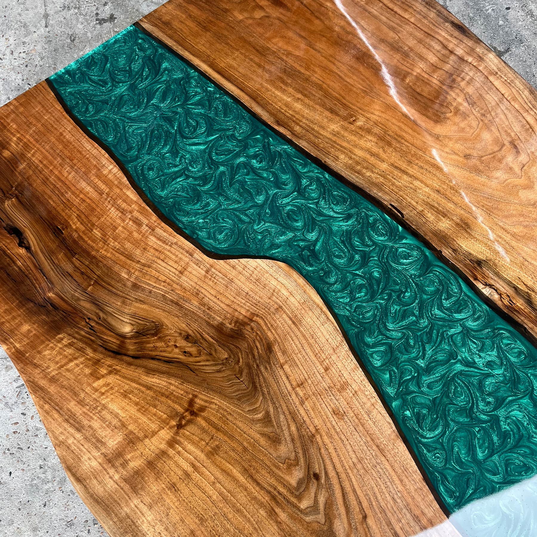 Walnut Wood and Epoxy Resin Table - Kazanahome 