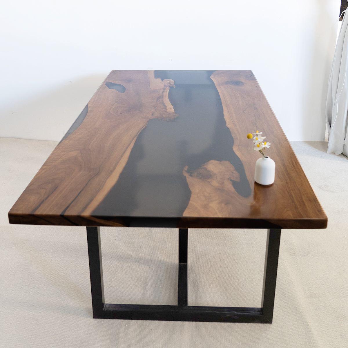 Kazanahome Real Shots of Customer Customized Epoxy Table Pictures 