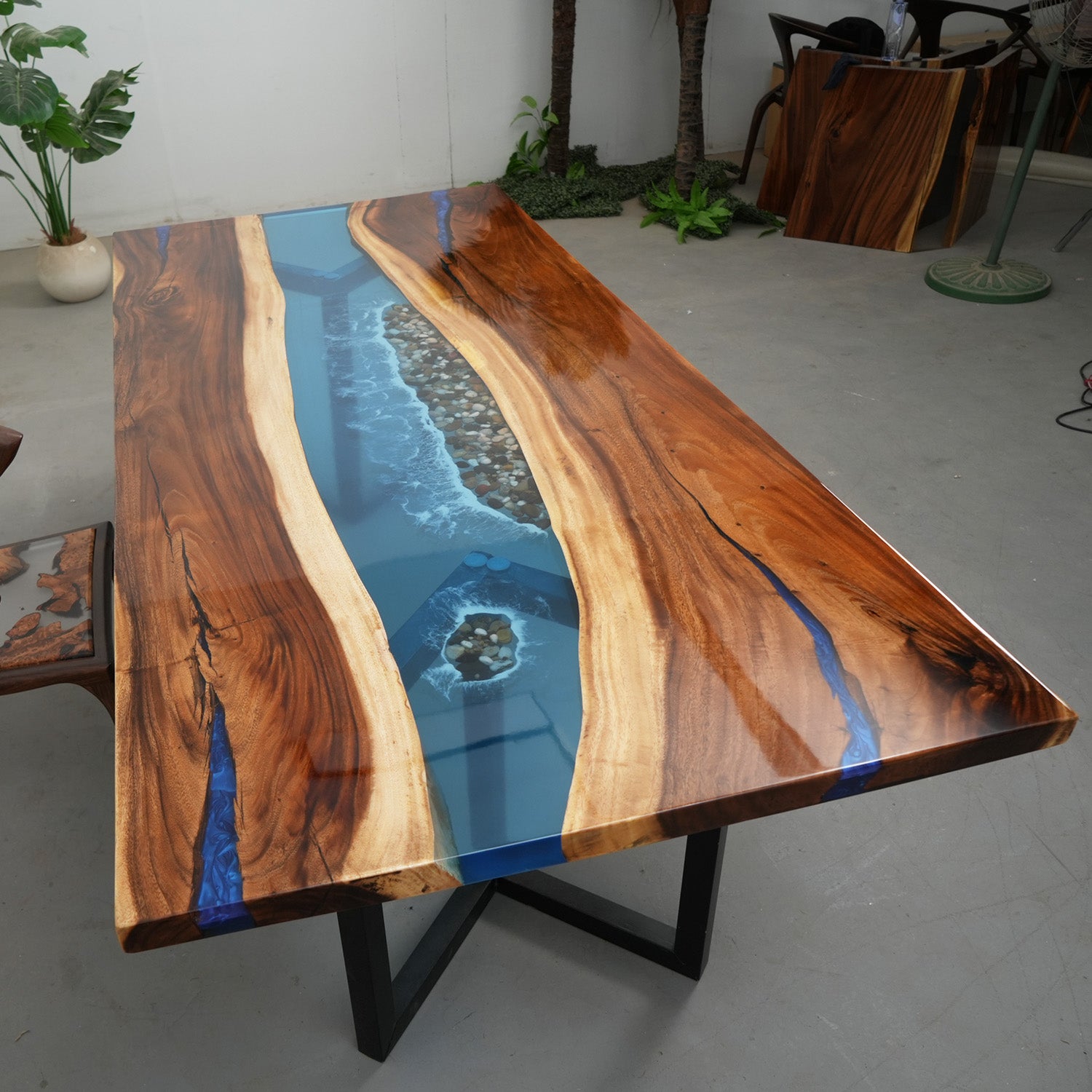 Epoxy- Resin-Dining-Table-CT37-01_in_Miami