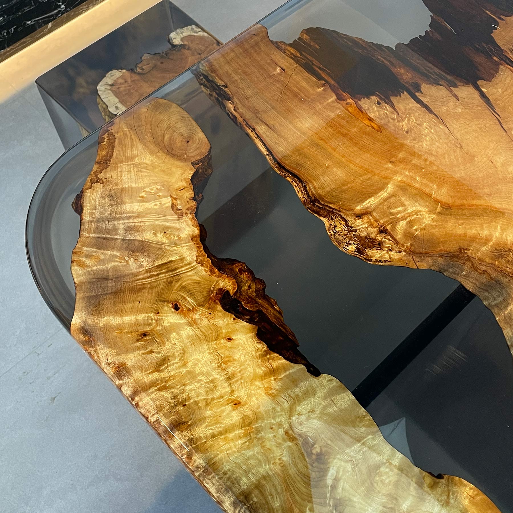 High End Golden Camphor Wood Epoxy  Table - Kazanahome