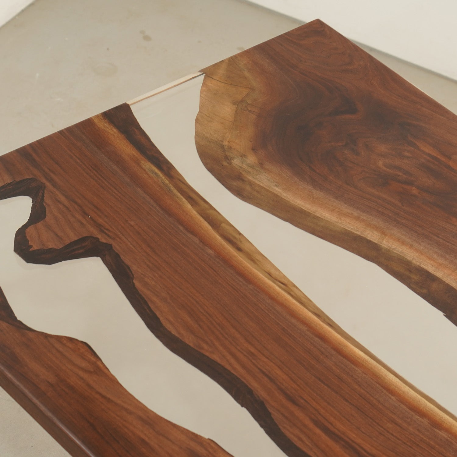 KAZANAHOME-Epoxy-Resin-Table in Austin
