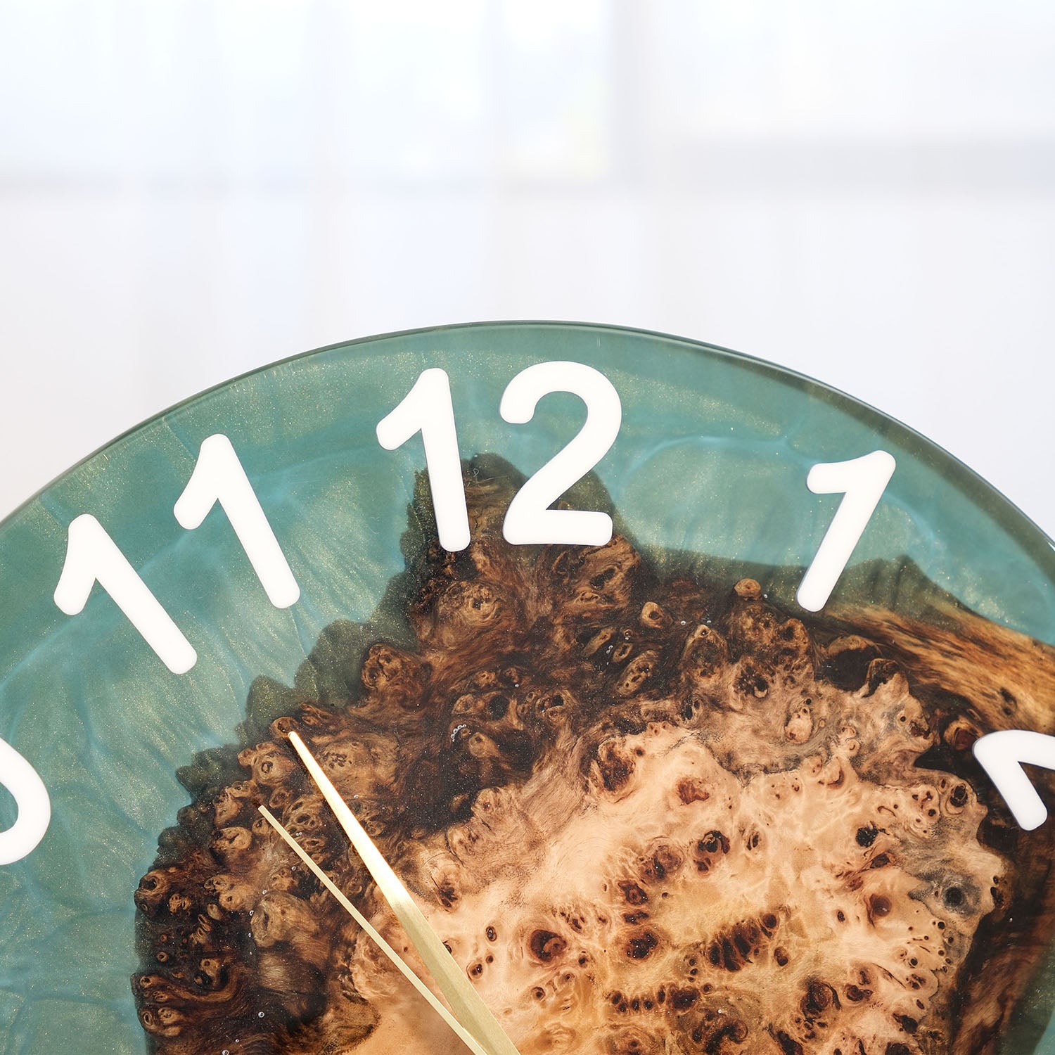 KAZANAHOME-Poplar-Green-Epoxy-Resin-Wall-Clock-4