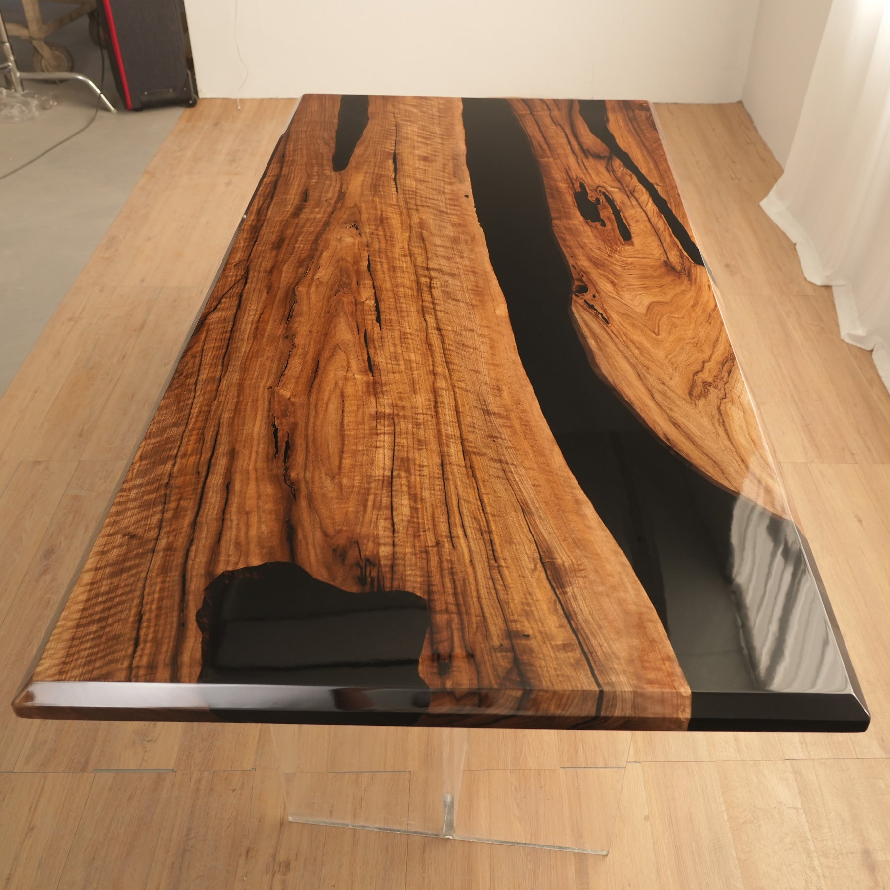 Black Walnut Wood Epoxy Resin Table - Kazanahome