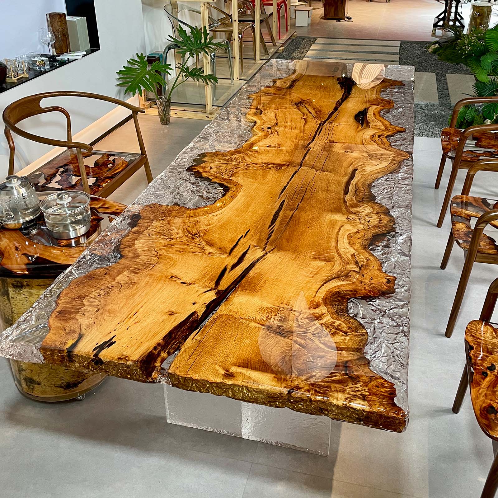 KAZANAHOME Golden Camphor Epoxy Table Dining Table 