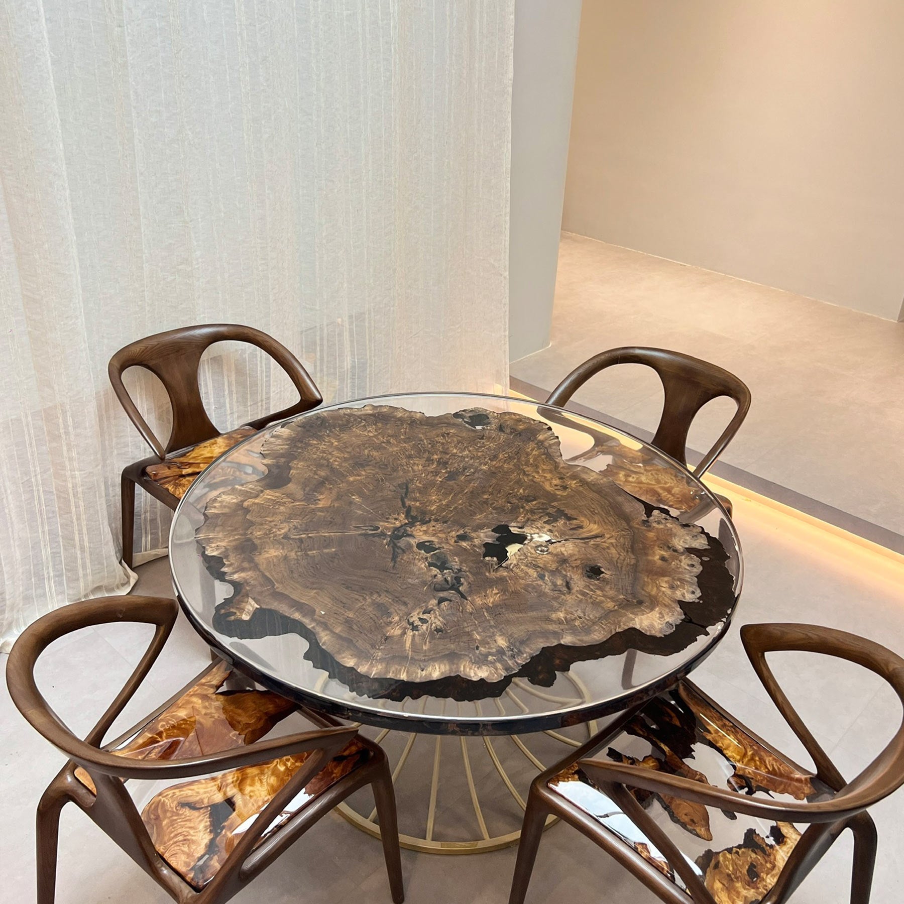 Black Walnut Epoxy Round Table - Kazanahome