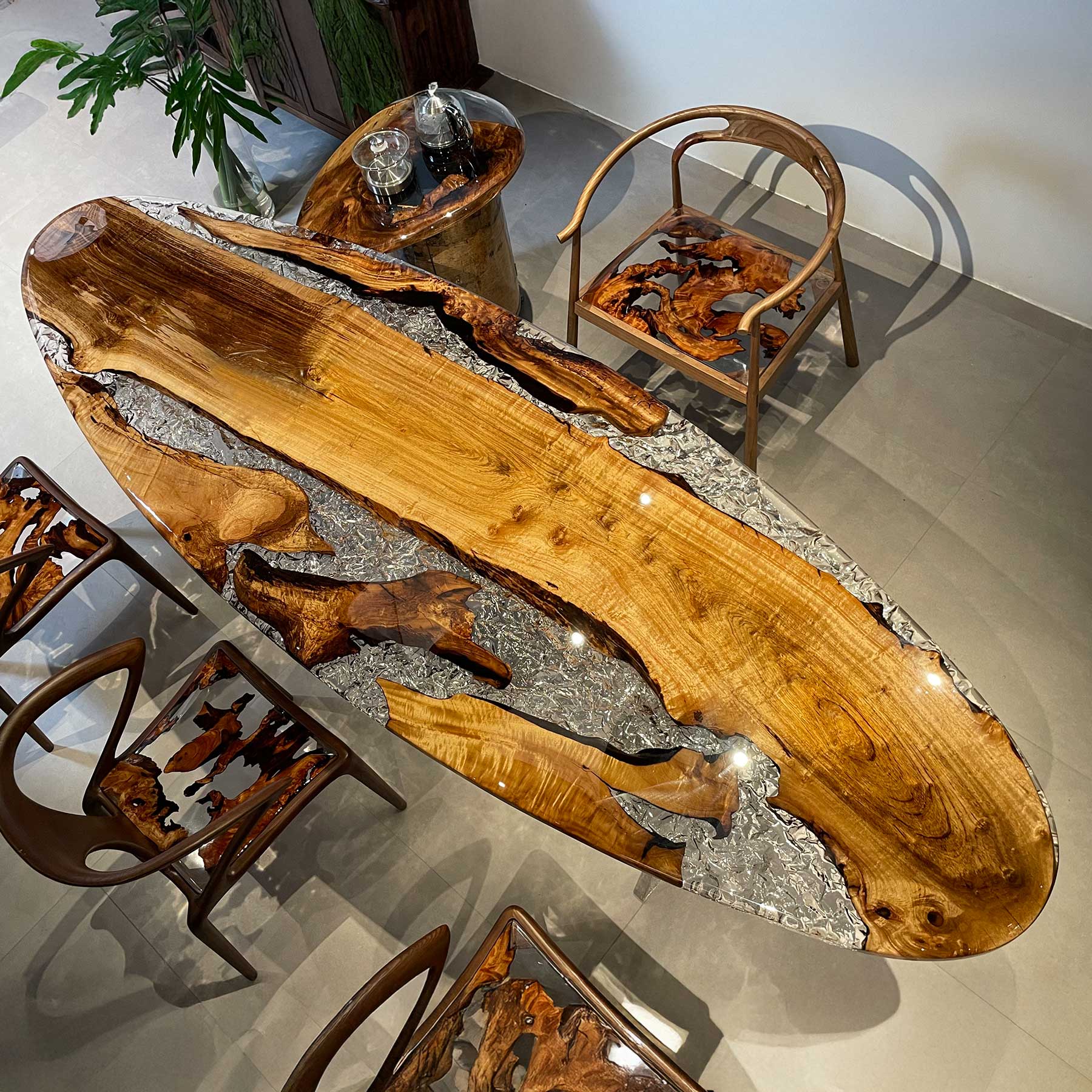Golden Camphor Wood Epoxy Table - Kazanahome