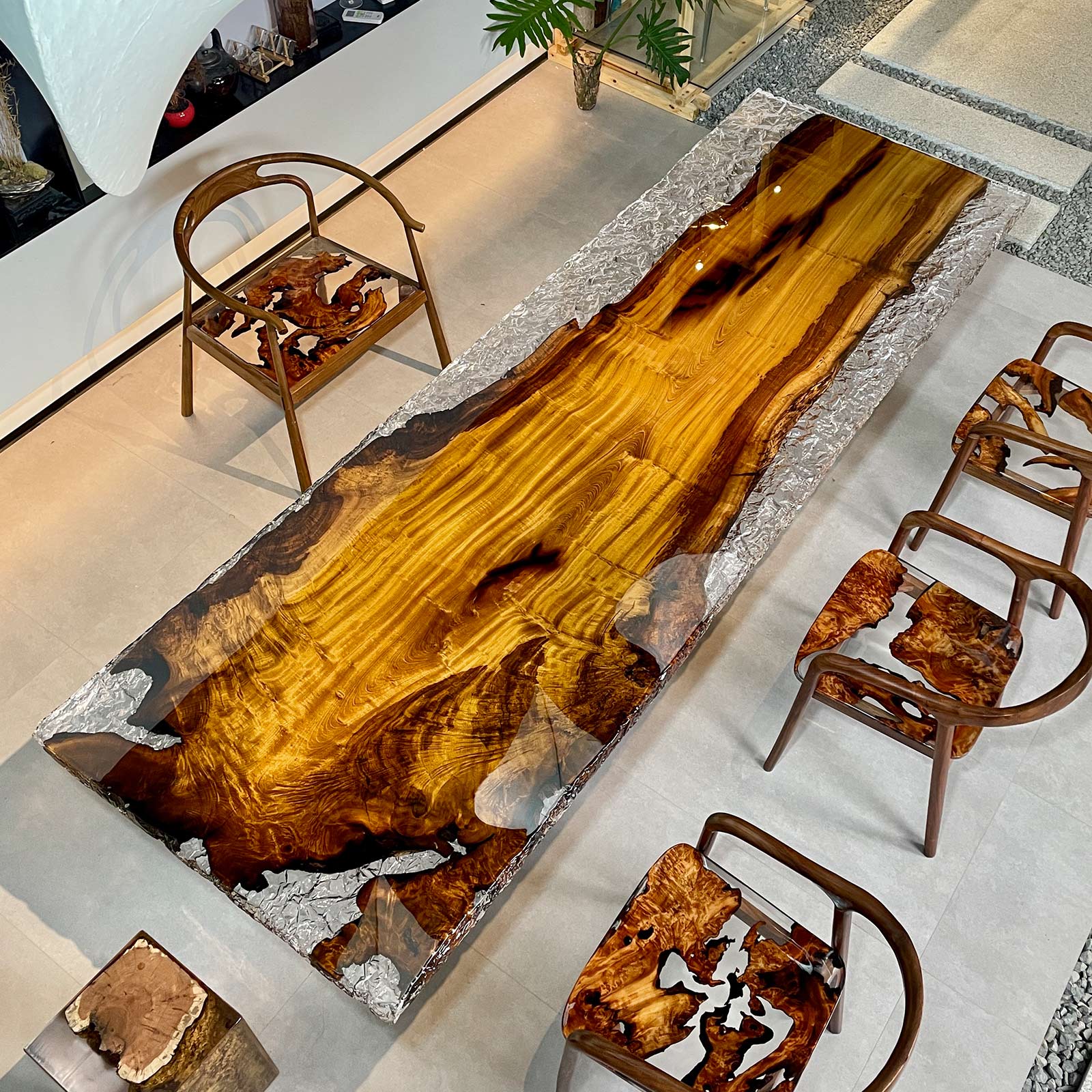 Epoxy Resin and Wood Table - Kazanahome
